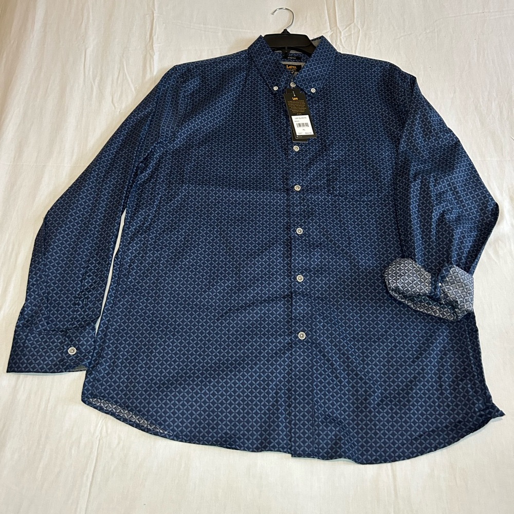 Lee Regular Fit Man Long Sleeve Shirt, Size XL and Blue.